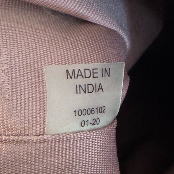 Tory Burch Thea foldover crossbody bag in pink leather - Picture 13 of 17